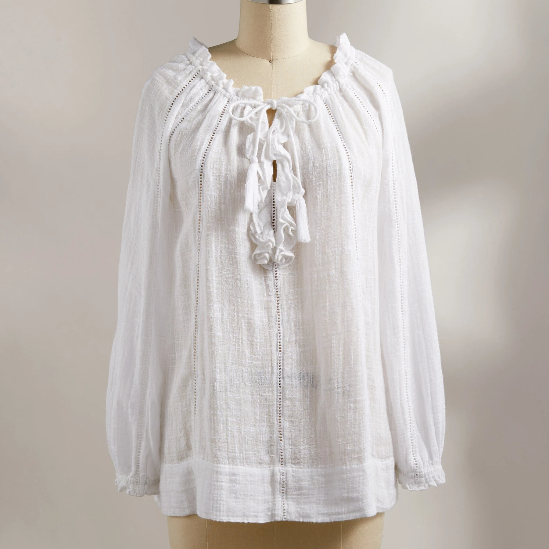 Artists Top - Petites 3 Artists Top - Petites