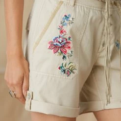 Odyssey Floral Shorts - Petites -Sundance Fashion Shop 18ed62c8 4ab0 4ab4 896a 24b1a35771fa