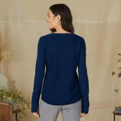 Avery Notch Tee -Sundance Fashion Shop 27a189f9 257e 4d73 b3e0 3cf25e345d53