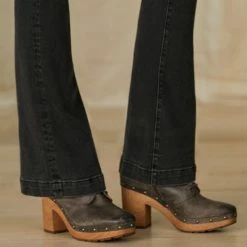 Wyatt Classic Flare Jean -Sundance Fashion Shop 3cea5547 e9da 429a a445 a763a2437455