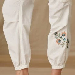 Hansa Blooms Joggers - Petites -Sundance Fashion Shop 48a9a66b 579f 4b8b aee7 eb93457b3094