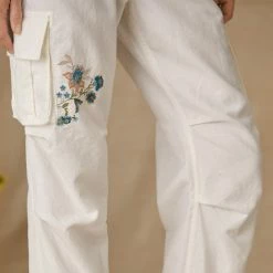 Hansa Blooms Joggers - Petites -Sundance Fashion Shop 6fbb60b8 e09a 4f2b 8175 e9b50e2849cd